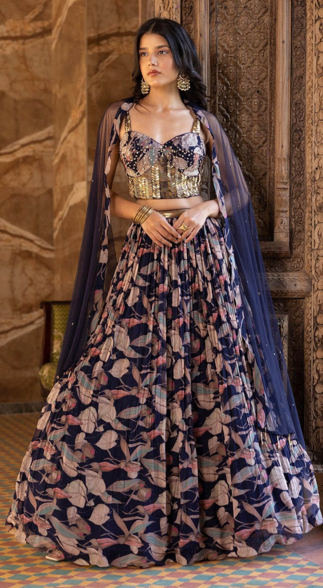 10+ Fresh & Offbeat Mehndi Outfits we spotted on Indian brides! | Bridal  Wear | Wedding Blog