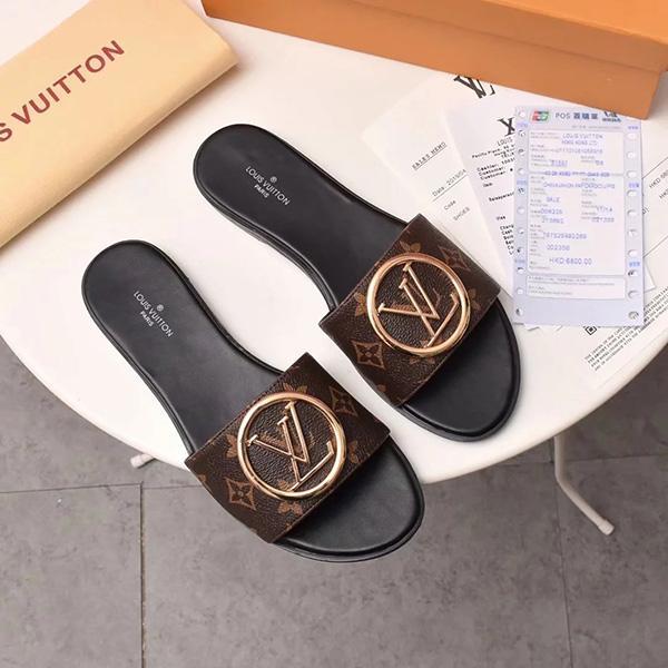 LV Louis vuitton Flat bottom sandals are fashionable. Wear non s