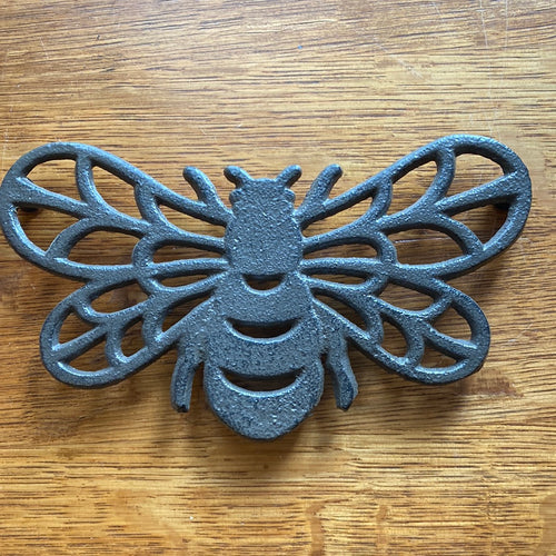 Wholesale Cast Iron Bee Trivet Kitchen Accessories factory and