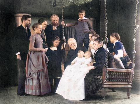 Louis Comfort Tiffany (with his family and his parents)