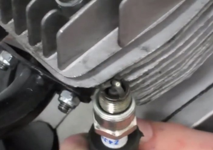 Checking spark plug