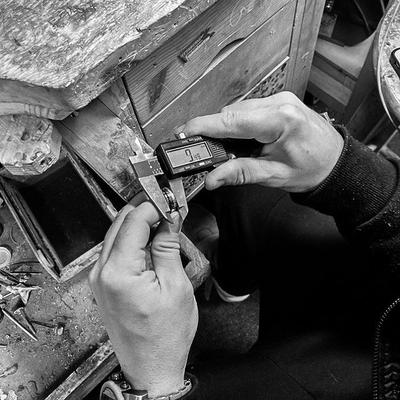 Jeweler measuring ring with calipers