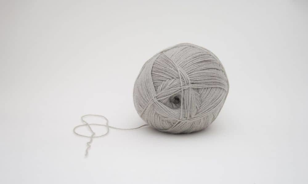 Ball of wool and thread dangerous for your cat