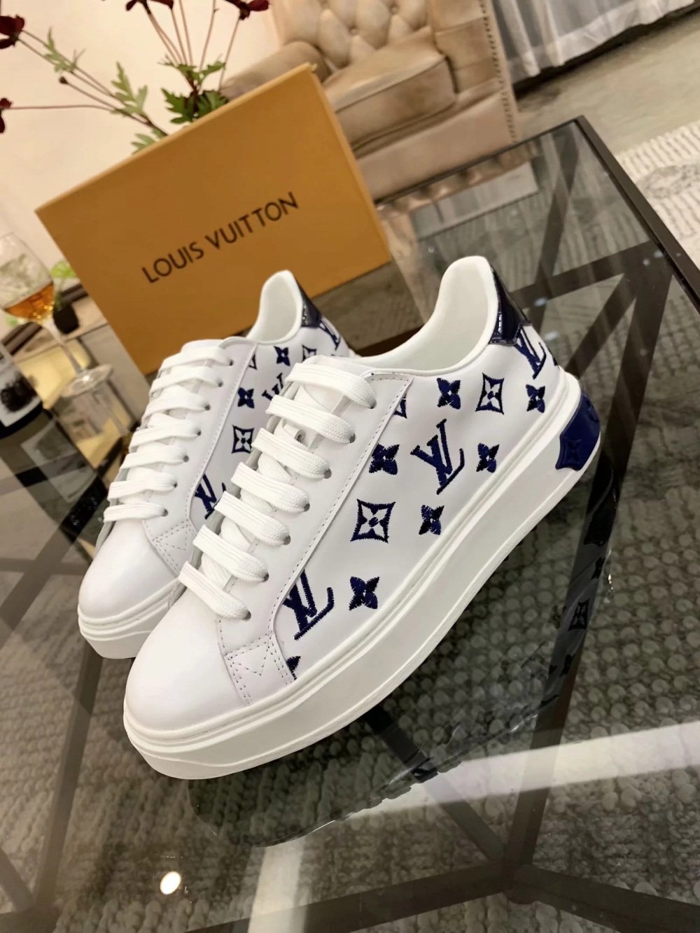 Inseva Louis Vuitton LV Embroidery Contrast Shoes White Gold tail