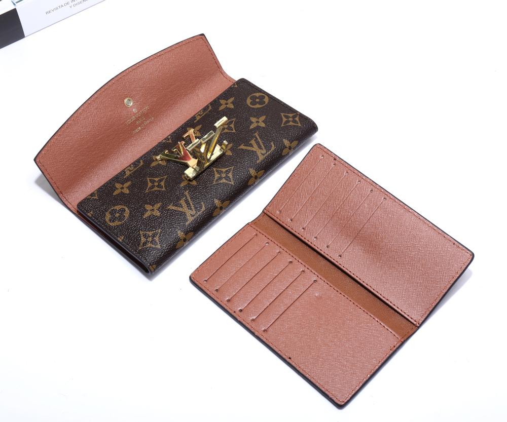 LV Louis Vuitton classic counter models women's favorite wild fashion clutch bag F-OM-NBPF Coffe