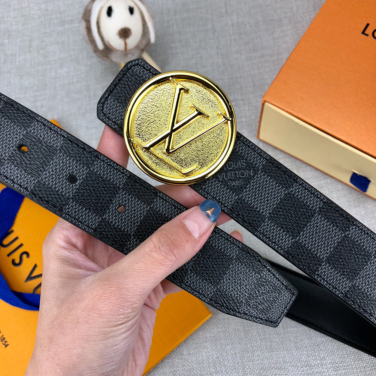 Louis Vuitton (Louis Vuitton) new LV buckle fashionable plaid pr