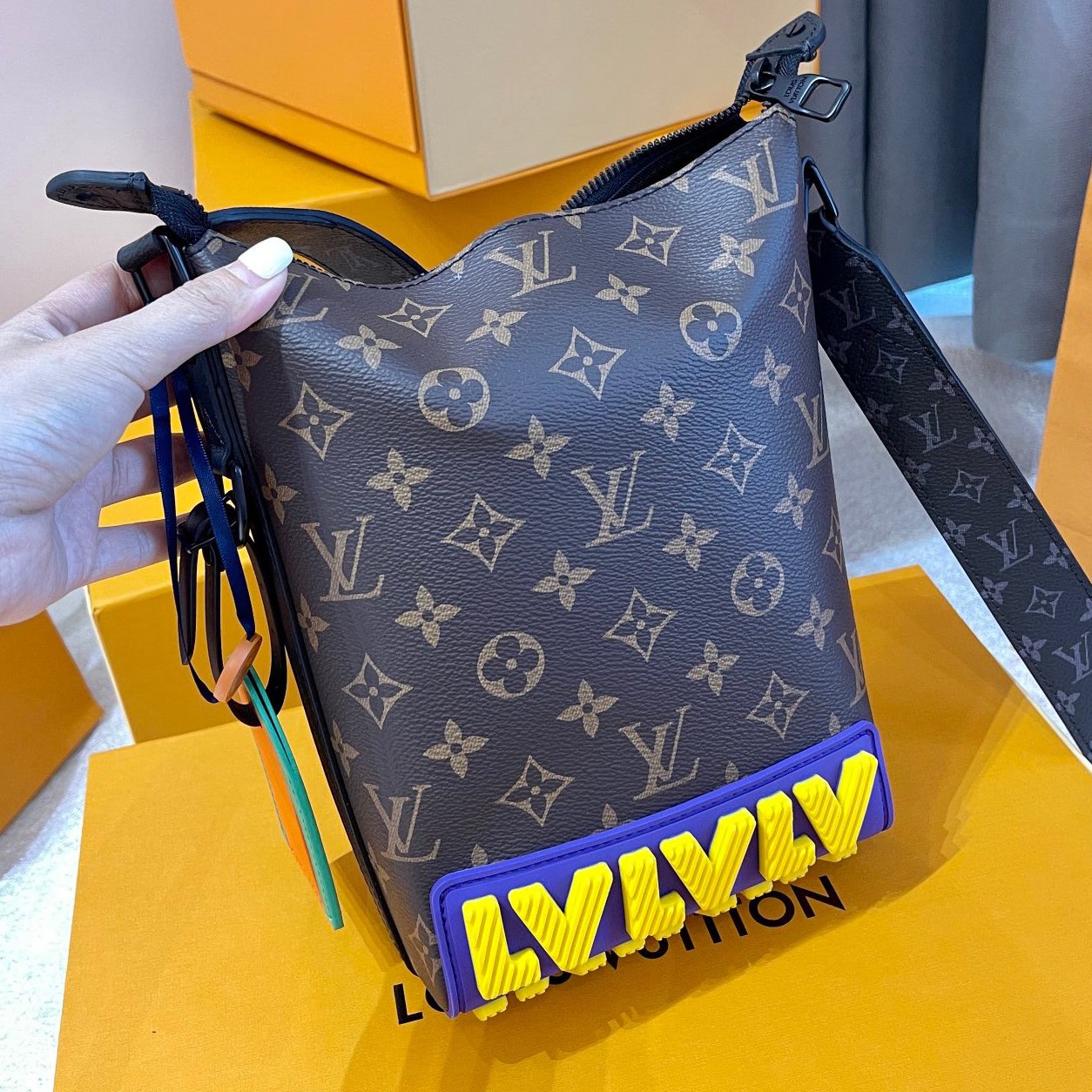 Louis Vuitton LV full printed letters stitching color ladies shopping handbags shoulder bag messenge