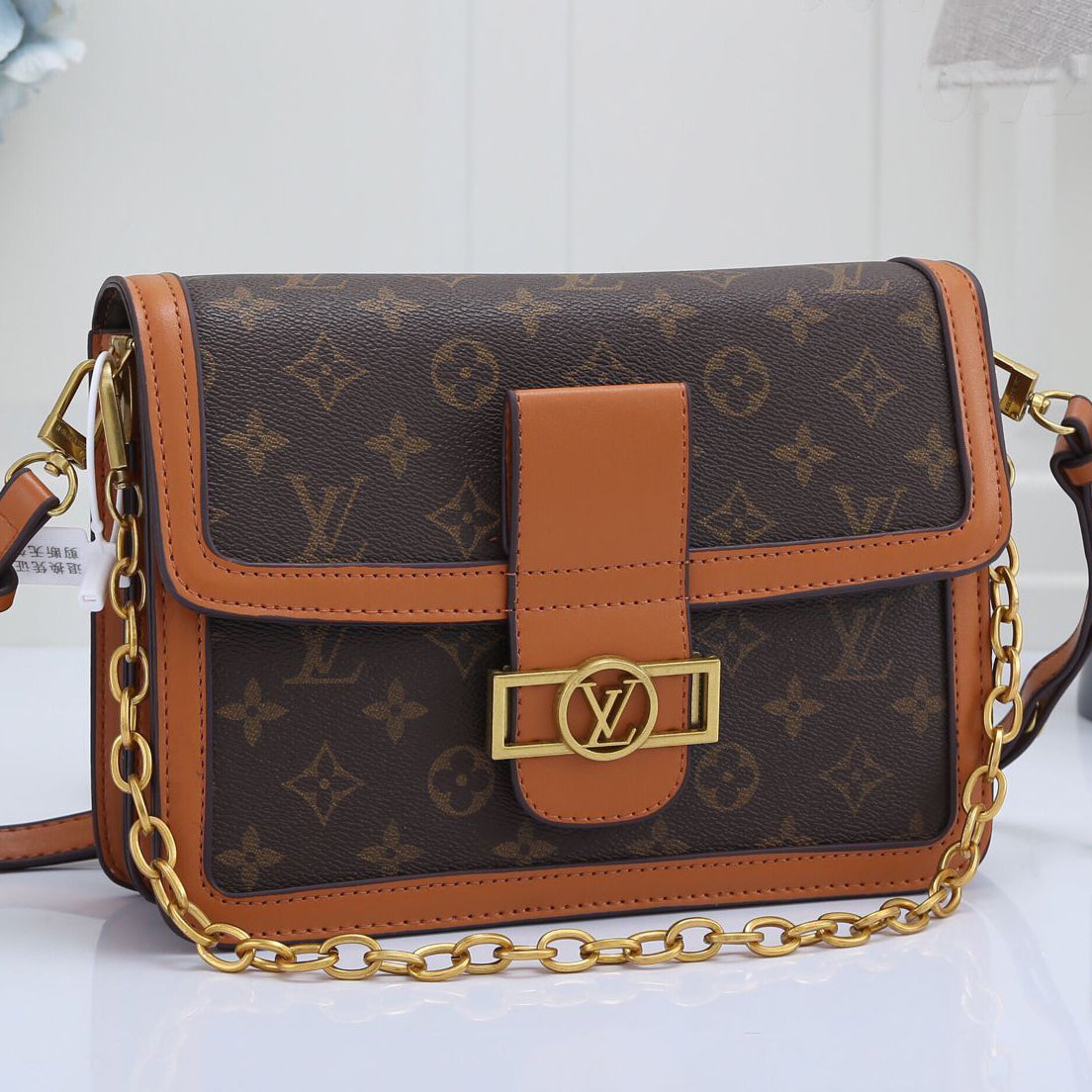 LV Louis Vuitton stitching color letters ladies flap shoulder bag temperament chain messenger bag