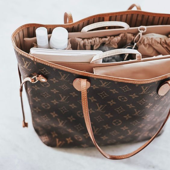 Louis Vuitton Bucket Bag Outfits For Women