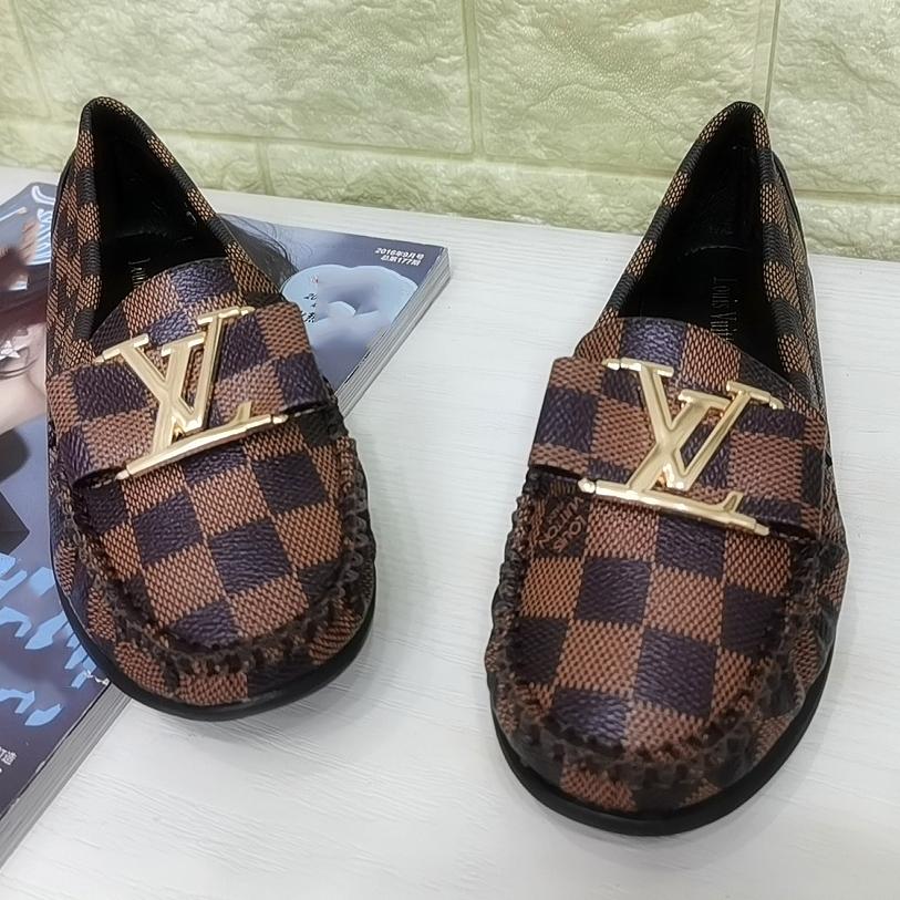 LV Louis Vuitton Fashion Ladies Gold Buckle Sandals Leather Shoe