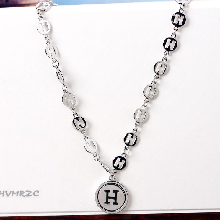 Hermes Exaggerated Personality Letter H Necklace Clavicle Chain Accessories Lady