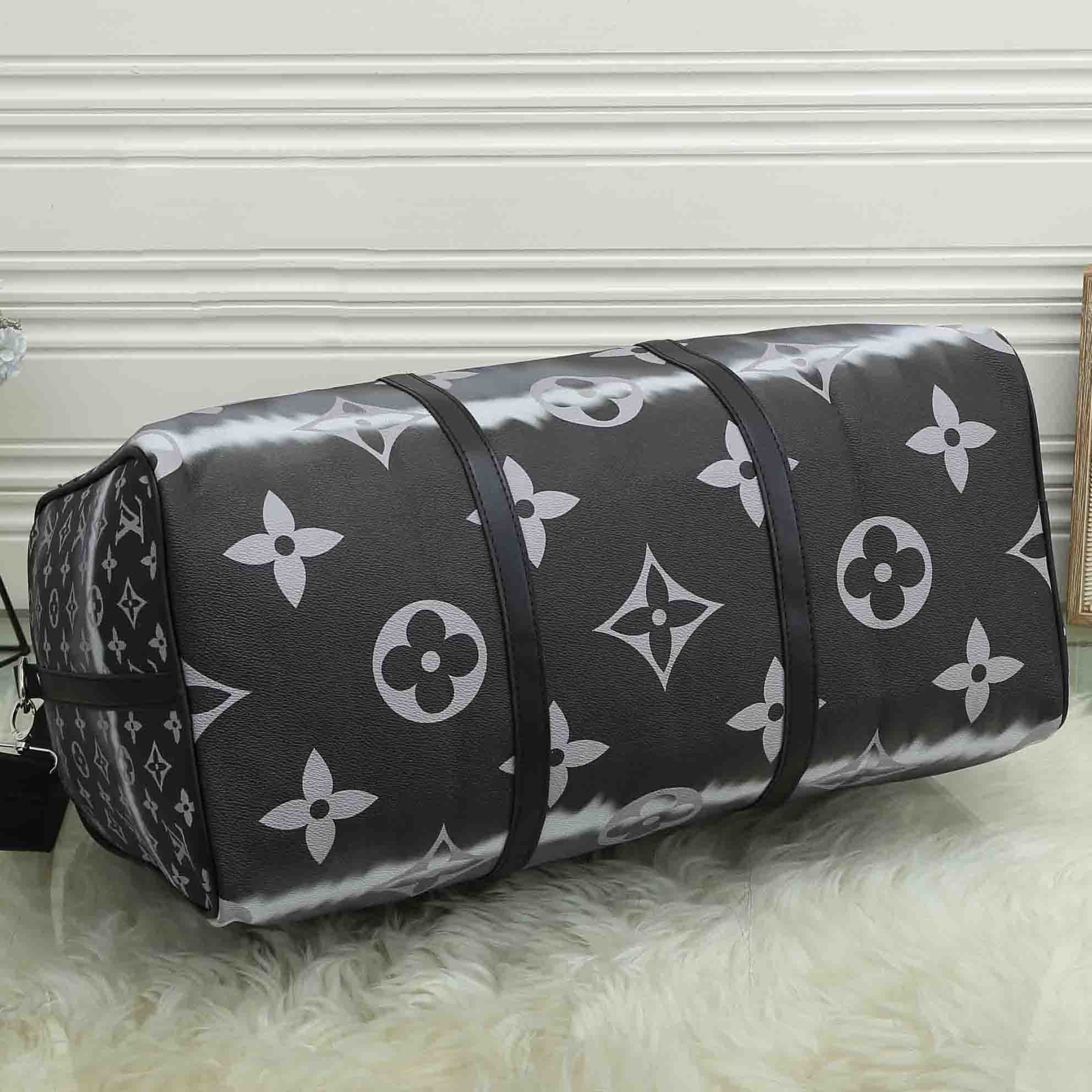 LV Louis Vuitton stitching color letter printing travel bag luggage bag handbag shoulder bag messeng