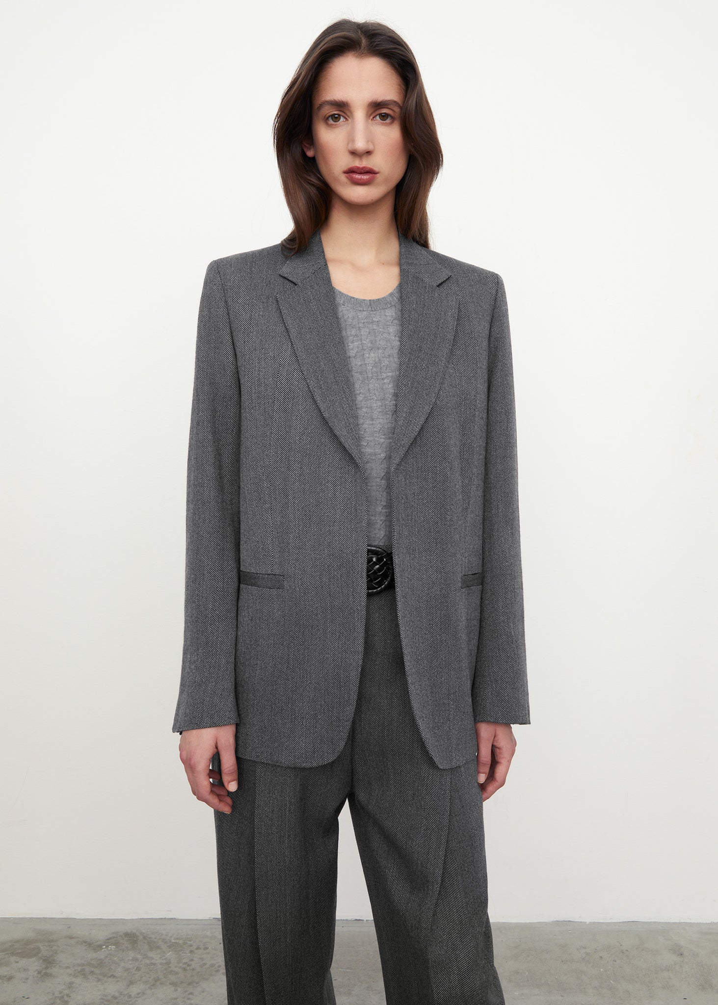 Wide lapel blazer grey herringbone – Totême