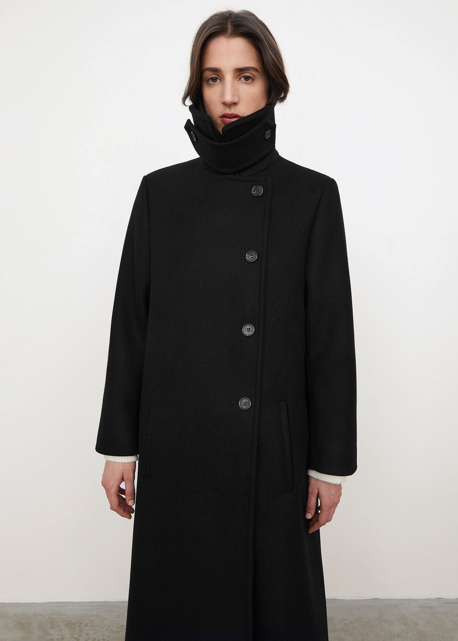 Stand collar coat black – Totême