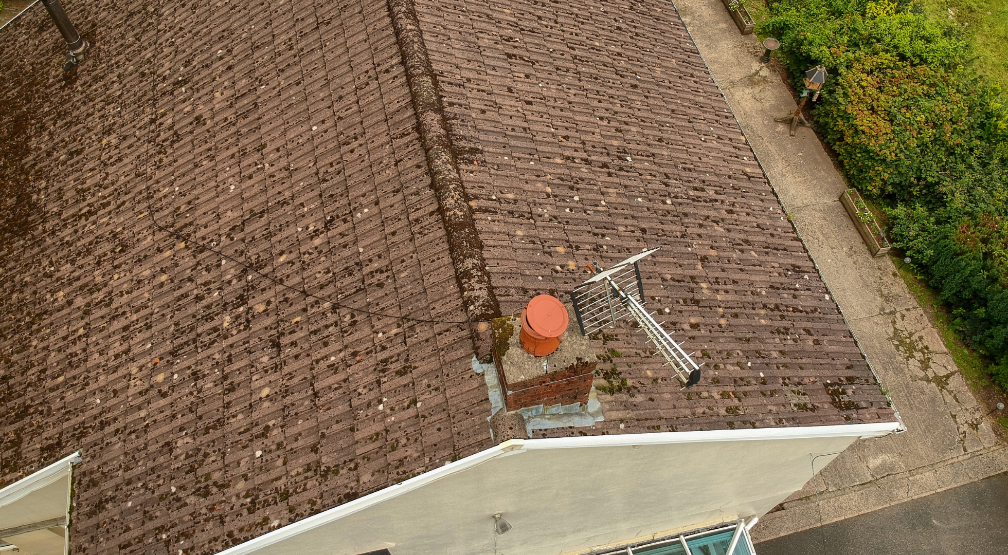 Benefits of using drones for rooftop inspection.