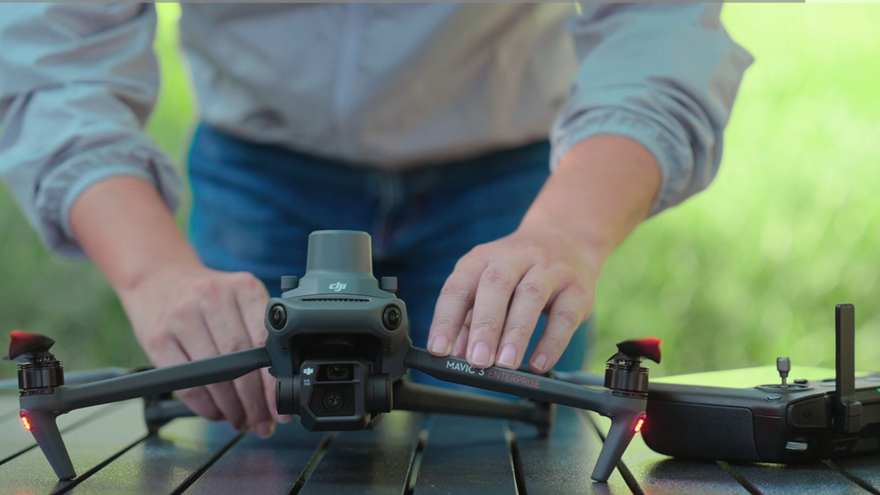 Removing the RTK Module on the Mavic 3 Enterprise Series.