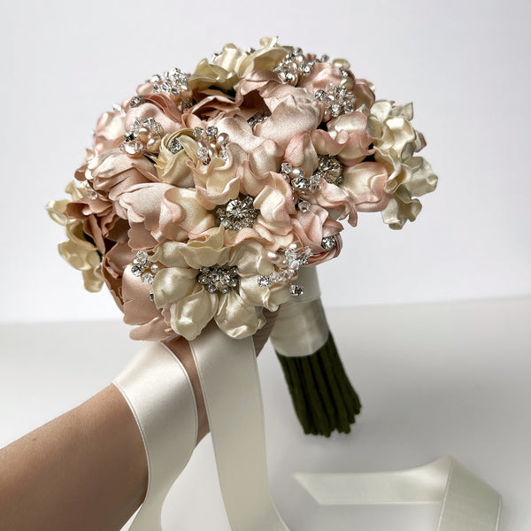 Artificial bridal bouquets crystal jewelry pearl flower bouquet supplies  wedding flowers Ivory white silk wedding bouquets