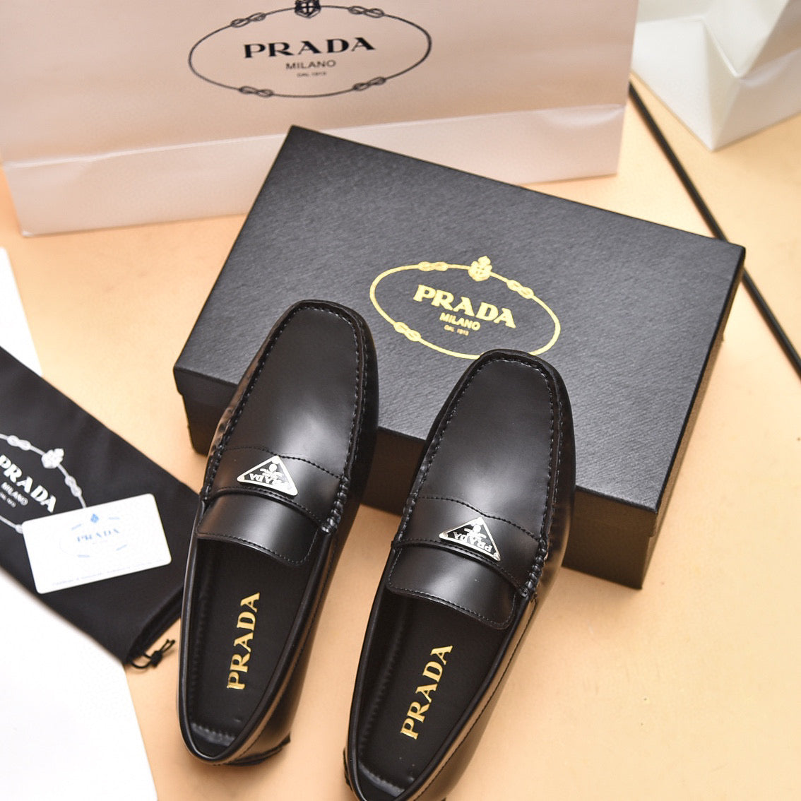 Prada men's fashionable casual leather shoes