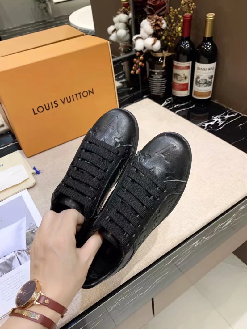 銆怢ouis Vuitton銆慙V Low top tennis shoes