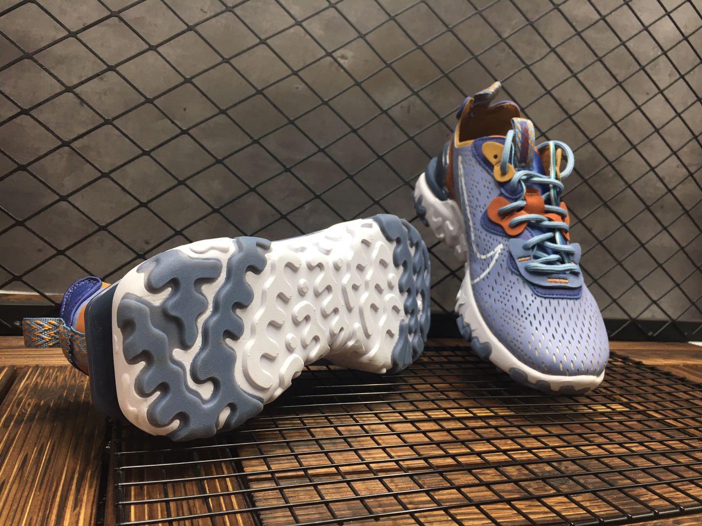 NIKE NSW React Vision  Running shoes