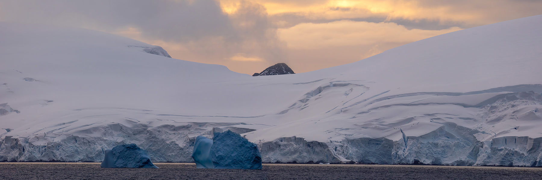 Artem-Shestakov-Antarctica-Landscape