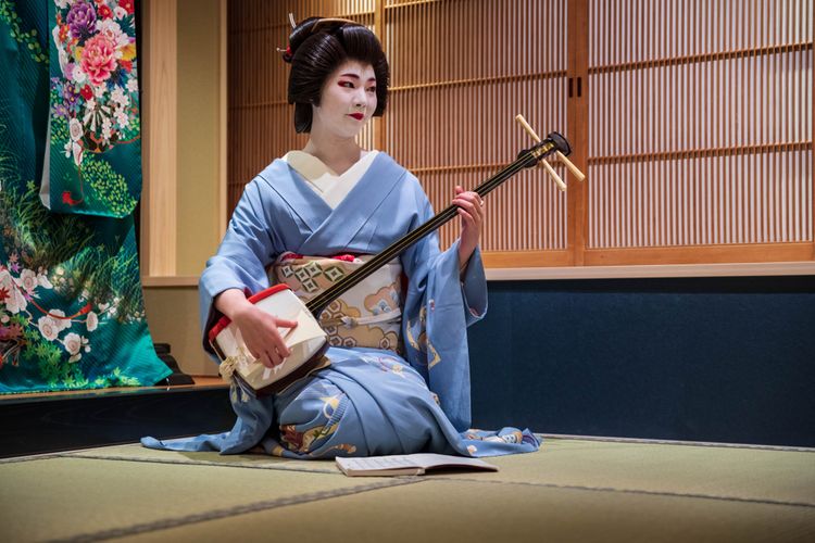 The history of geisha traditions