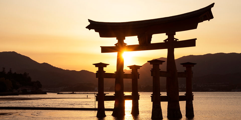 the torii gate Miyajima