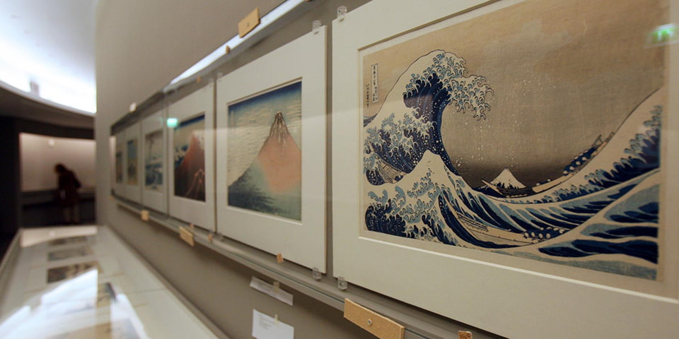 
Museum with paintings by Hokusai