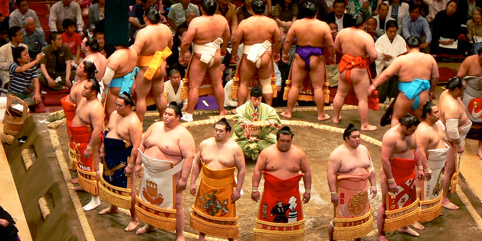 Un tournoi de sumo