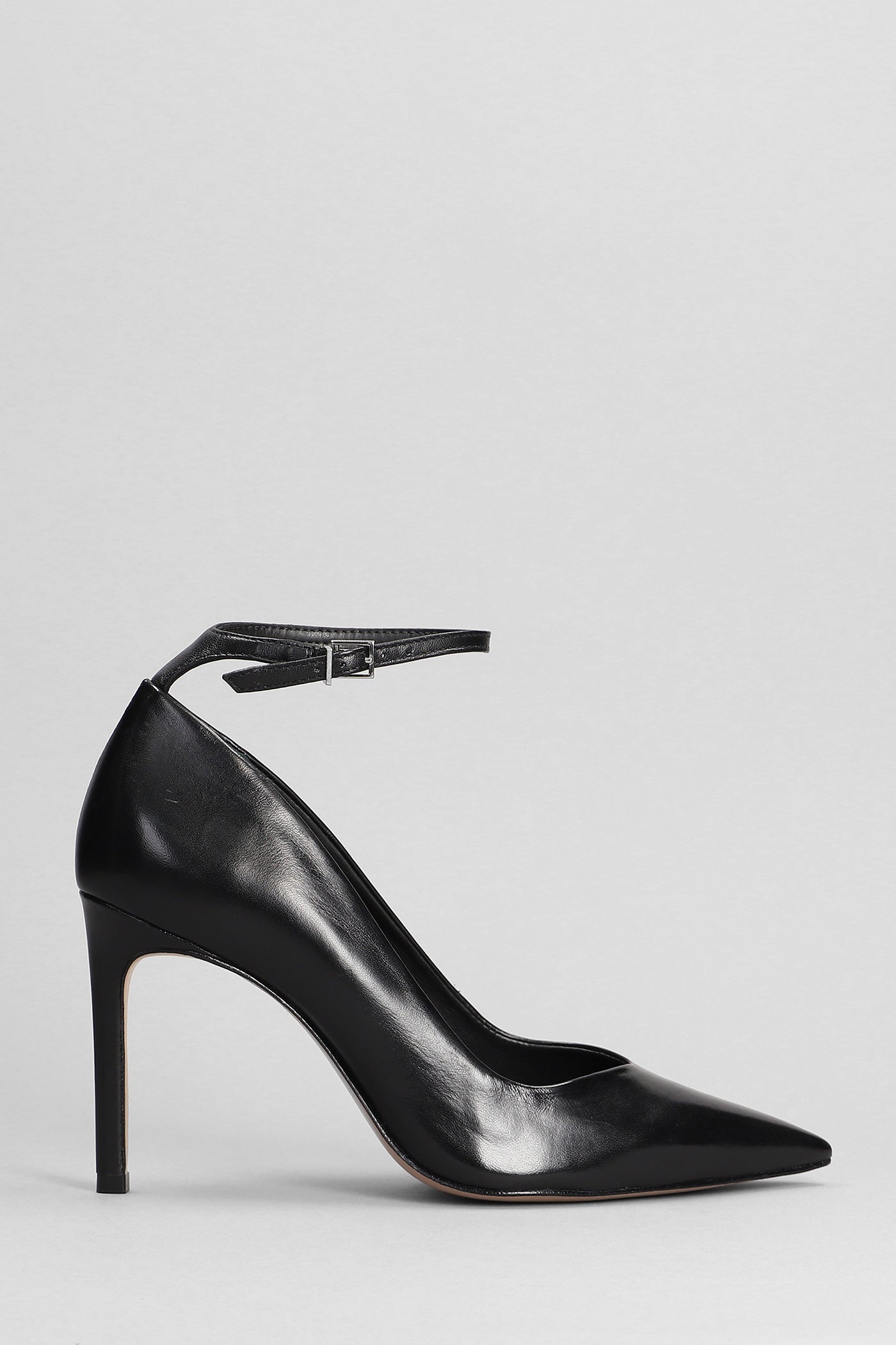 Schutz - Pumps in black leather