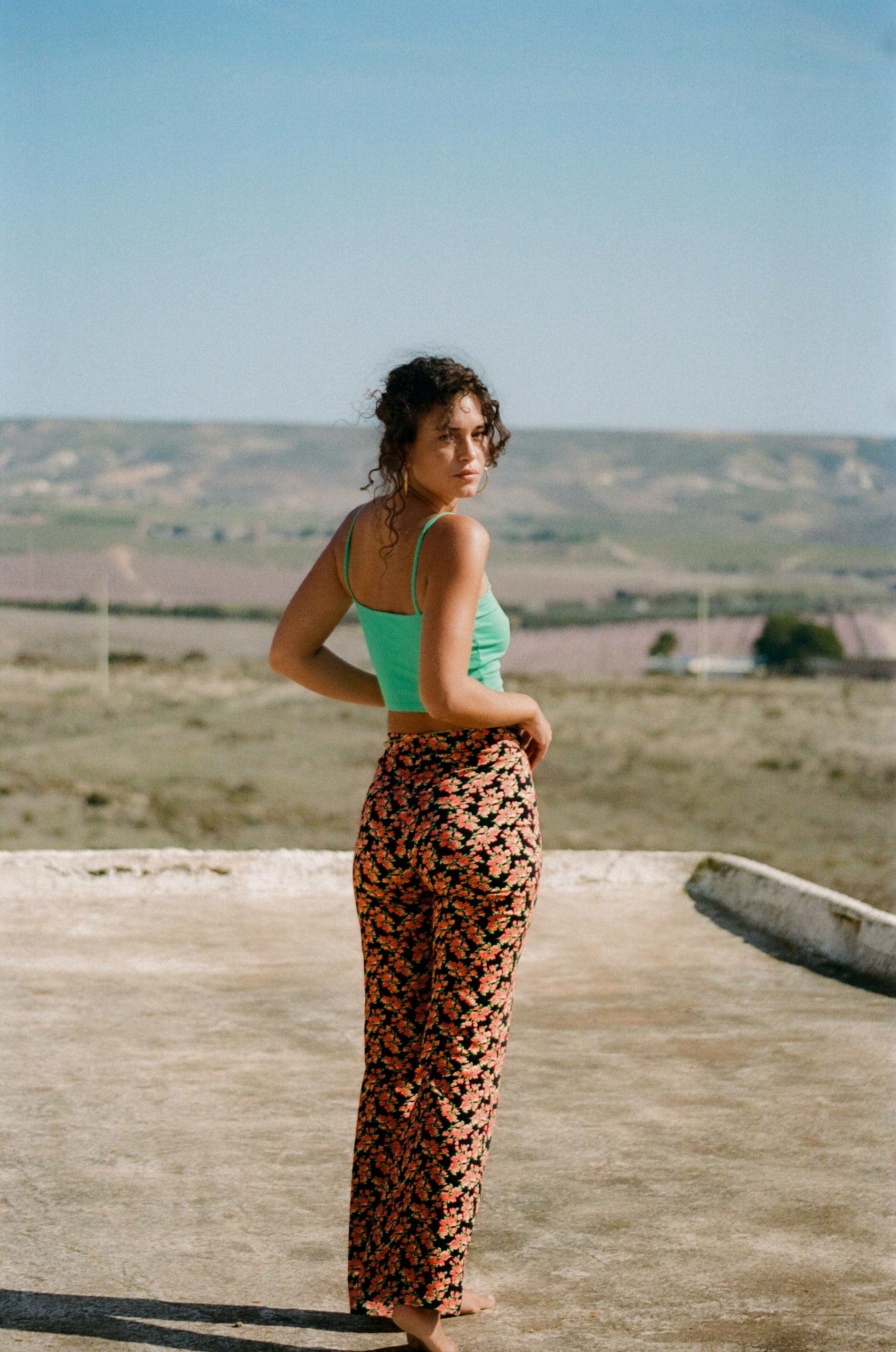 Pantalon Hôtel à la plage Imprimé Pénélope et Crop top Arôme exquis Vert Bermude