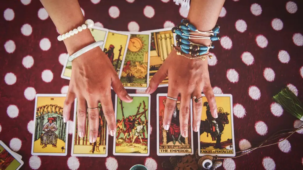 Oracle Cards vs Tarot Cards - Variations in Usage and Interpretation