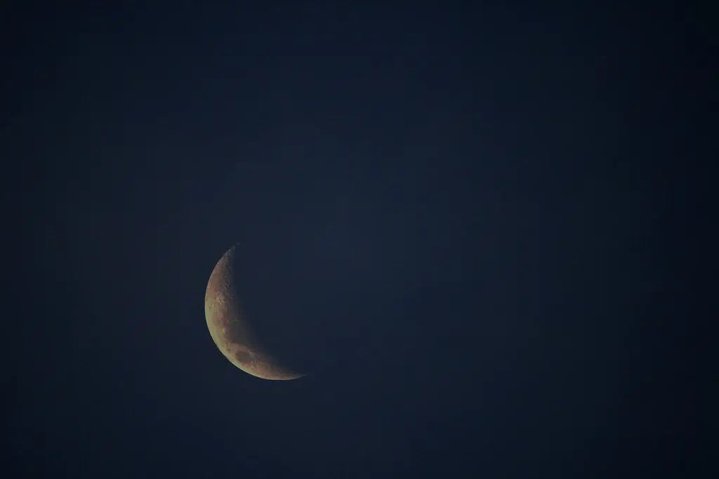 What Is the Waning Crescent Moon’s Spiritual Meaning