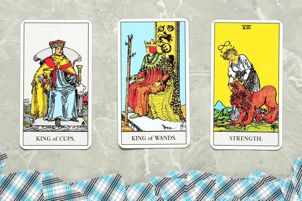 Oracle Cards vs Tarot Cards - Predictive Abilities and Detail Level