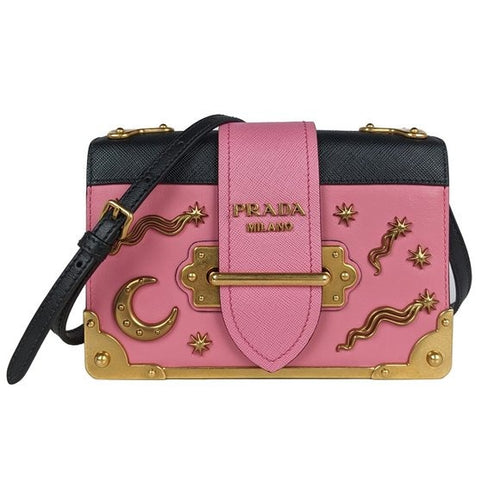 pink prada cahier bag - Carrie Bradshaw Lied