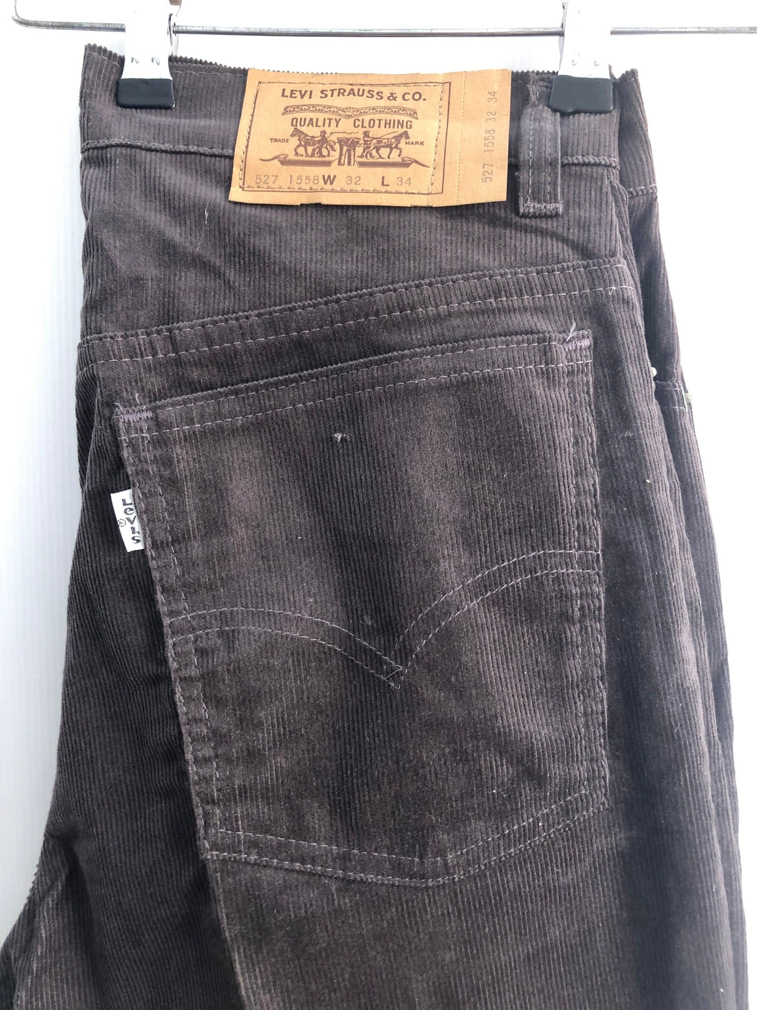 Vintage 1970s Levis Corduroy 527 Flared Jeans in Brown - Size W30 L34 -  Women's Clothing - Urban Village Vintage – UrbanVillageVintage