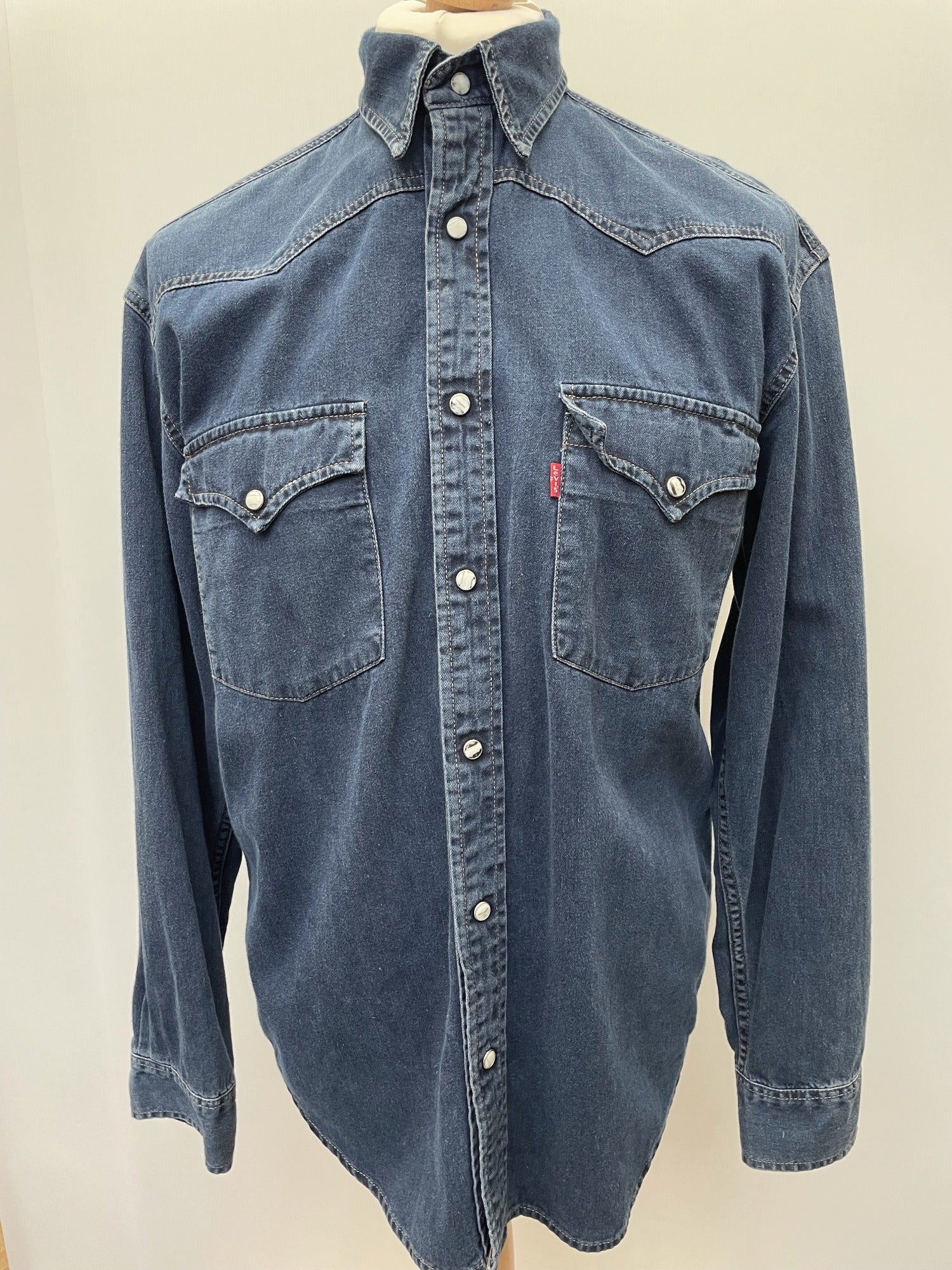 levi strauss denim shirt