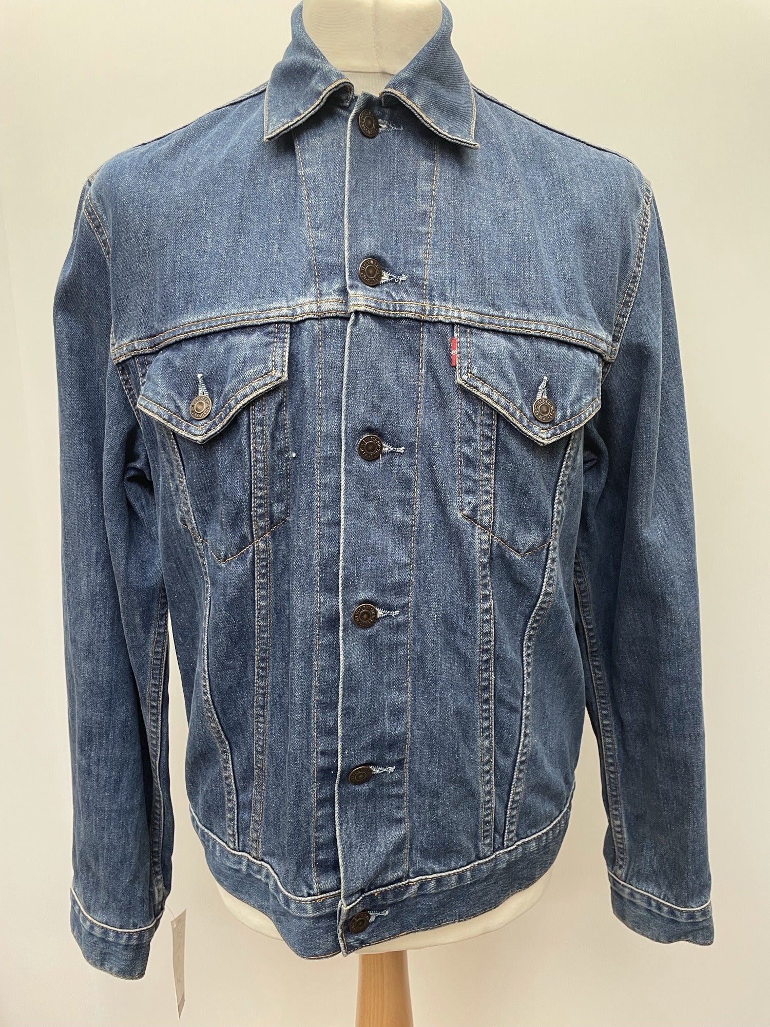 1970s Levi Strauss Denim Jacket - Size L - Urban Village Vintage –  UrbanVillageVintage