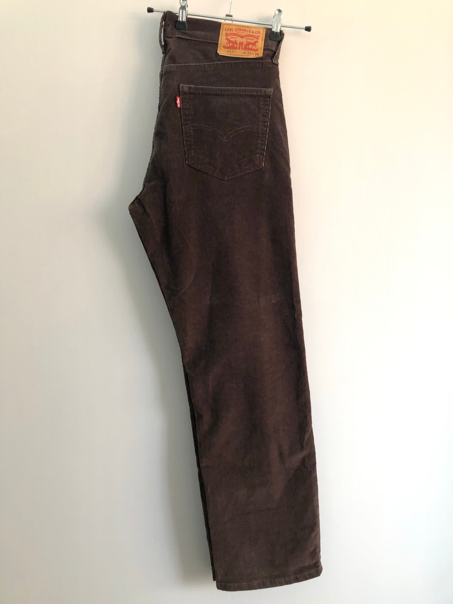 Vintage Levis 751 Corduroy Red Tab Straight Leg Jeans - Size W32 L30 -  Urban Village Vintage – UrbanVillageVintage