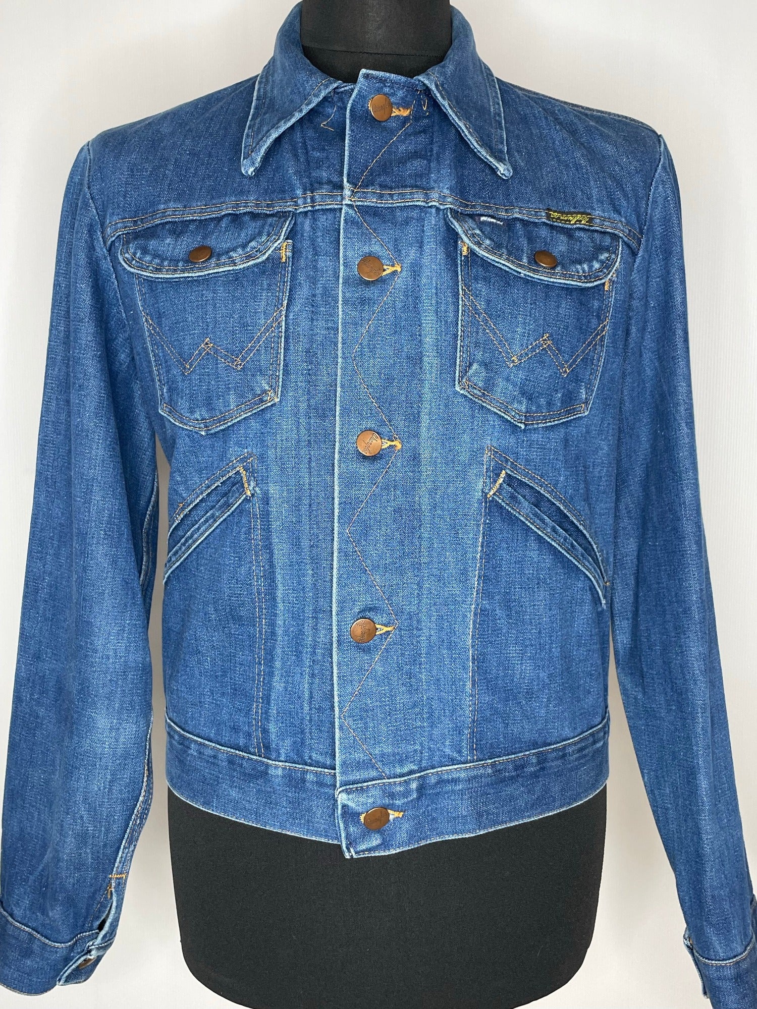 Vintage 1970s Wrangler Blue Denim Pointed Dagger Collar Jacket - Size M -  Urban Village – UrbanVillageVintage