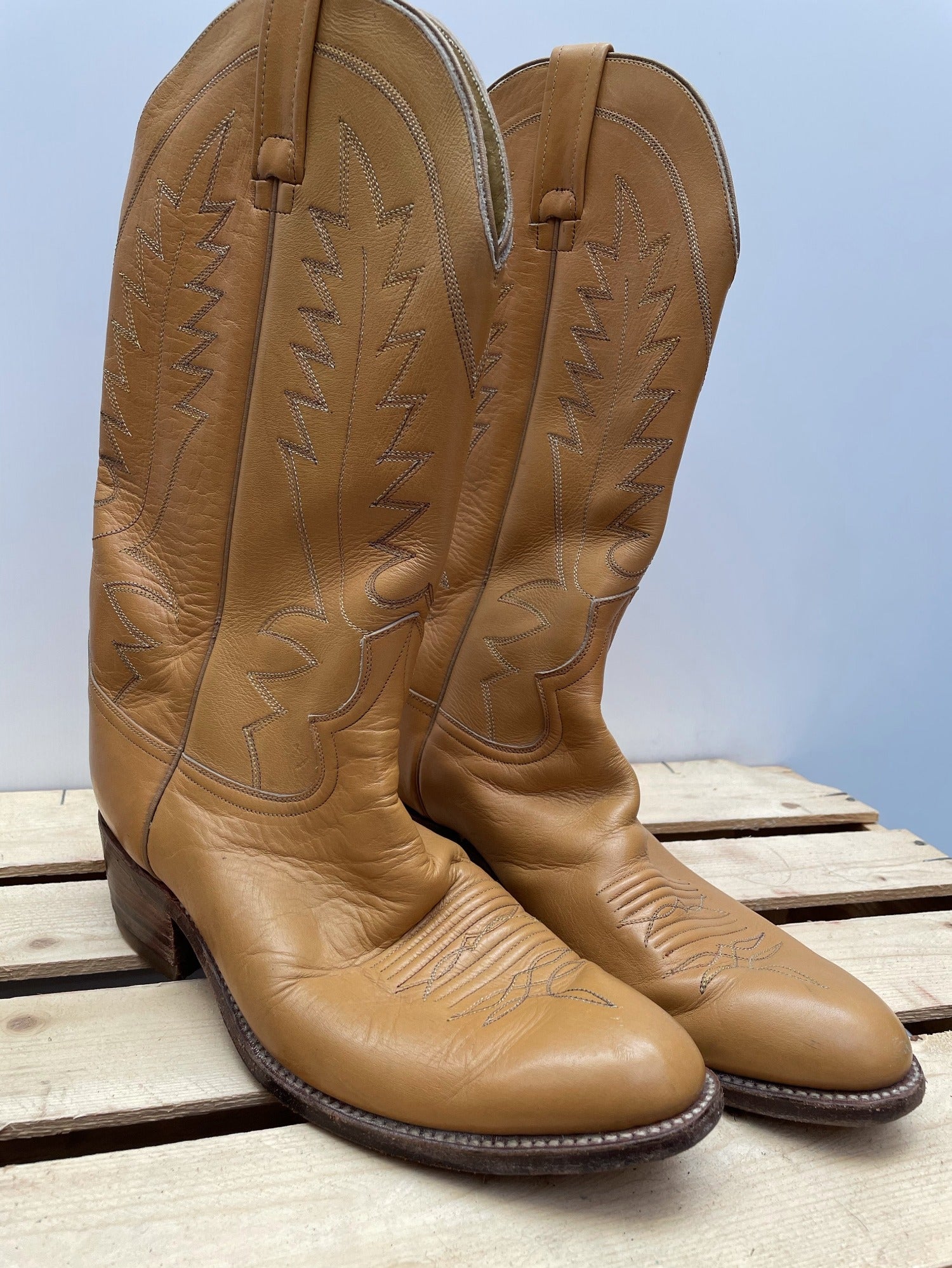 size 9 cowboy boots mens