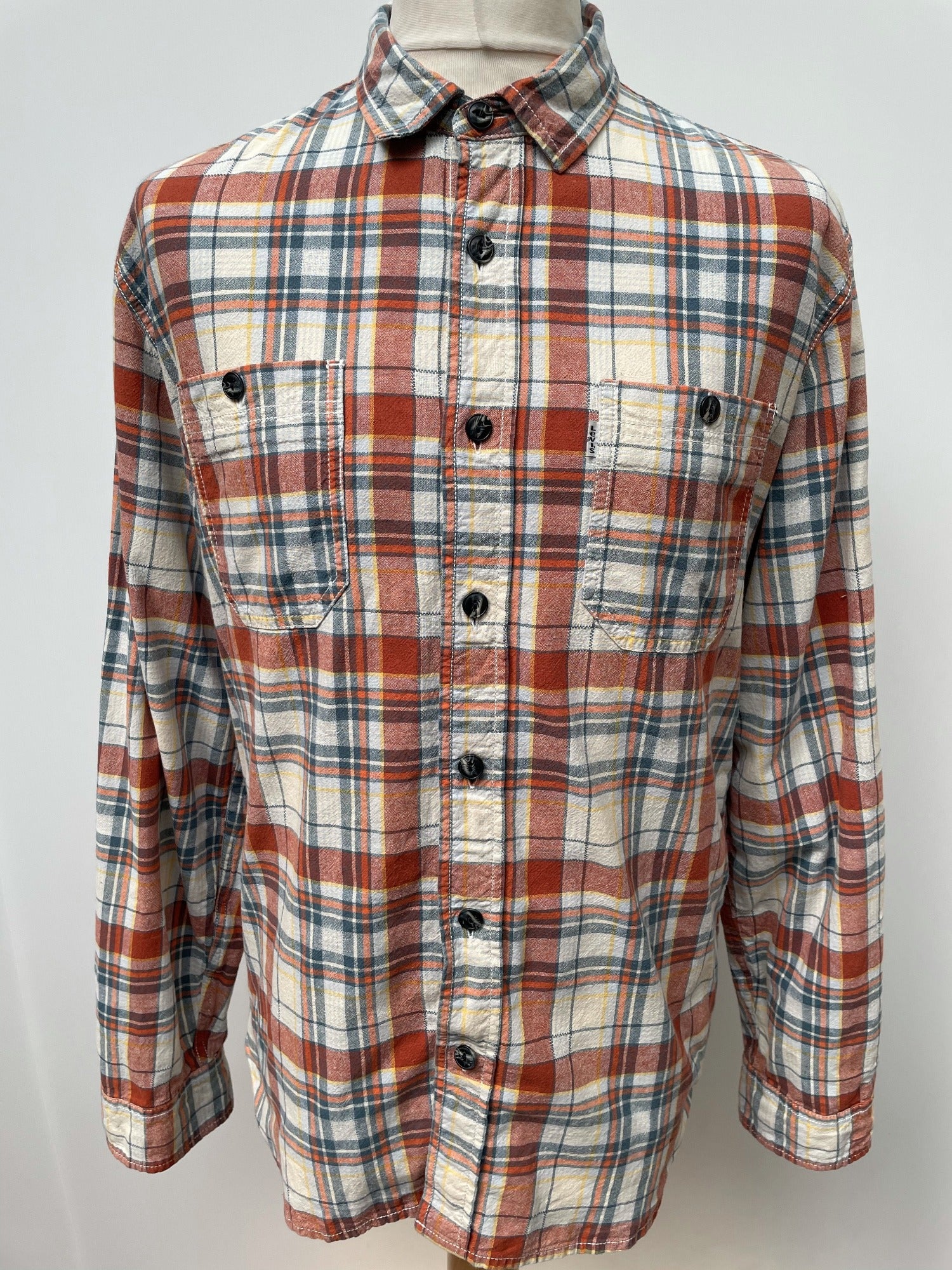 Levis Checked Long Sleeve Shirt - Size L - Urban Village Vintage –  UrbanVillageVintage