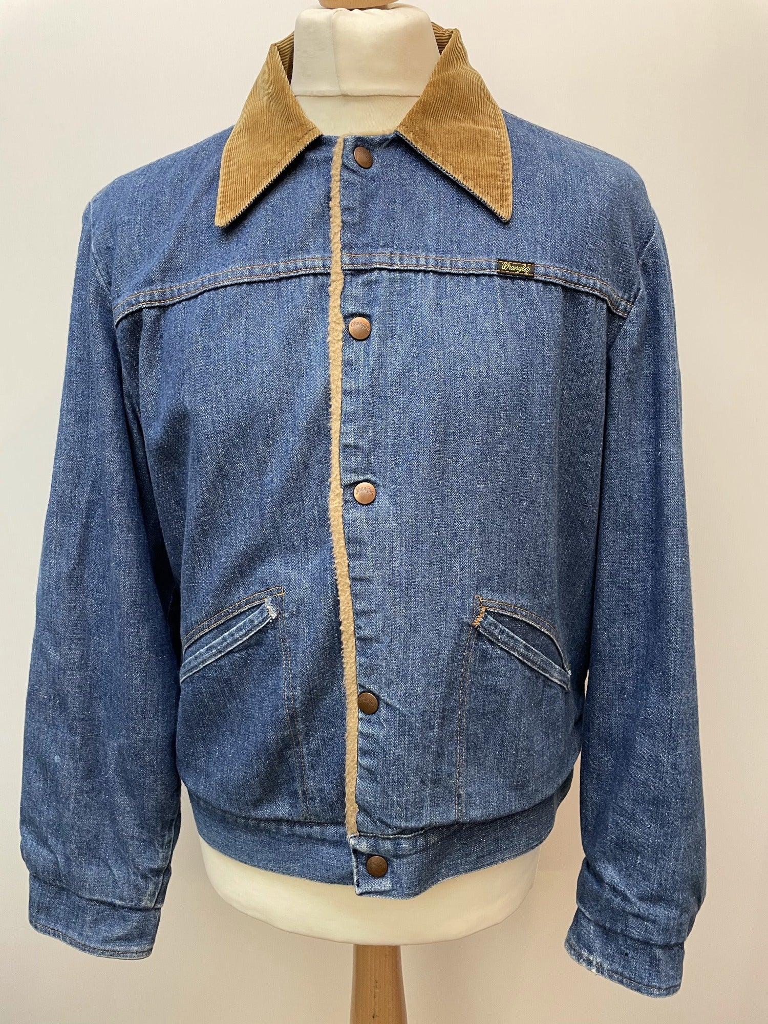 Wrangler Denim Jacket with Cord Collar - Size L - Mens Vintage Clothing -  Urban Village – UrbanVillageVintage