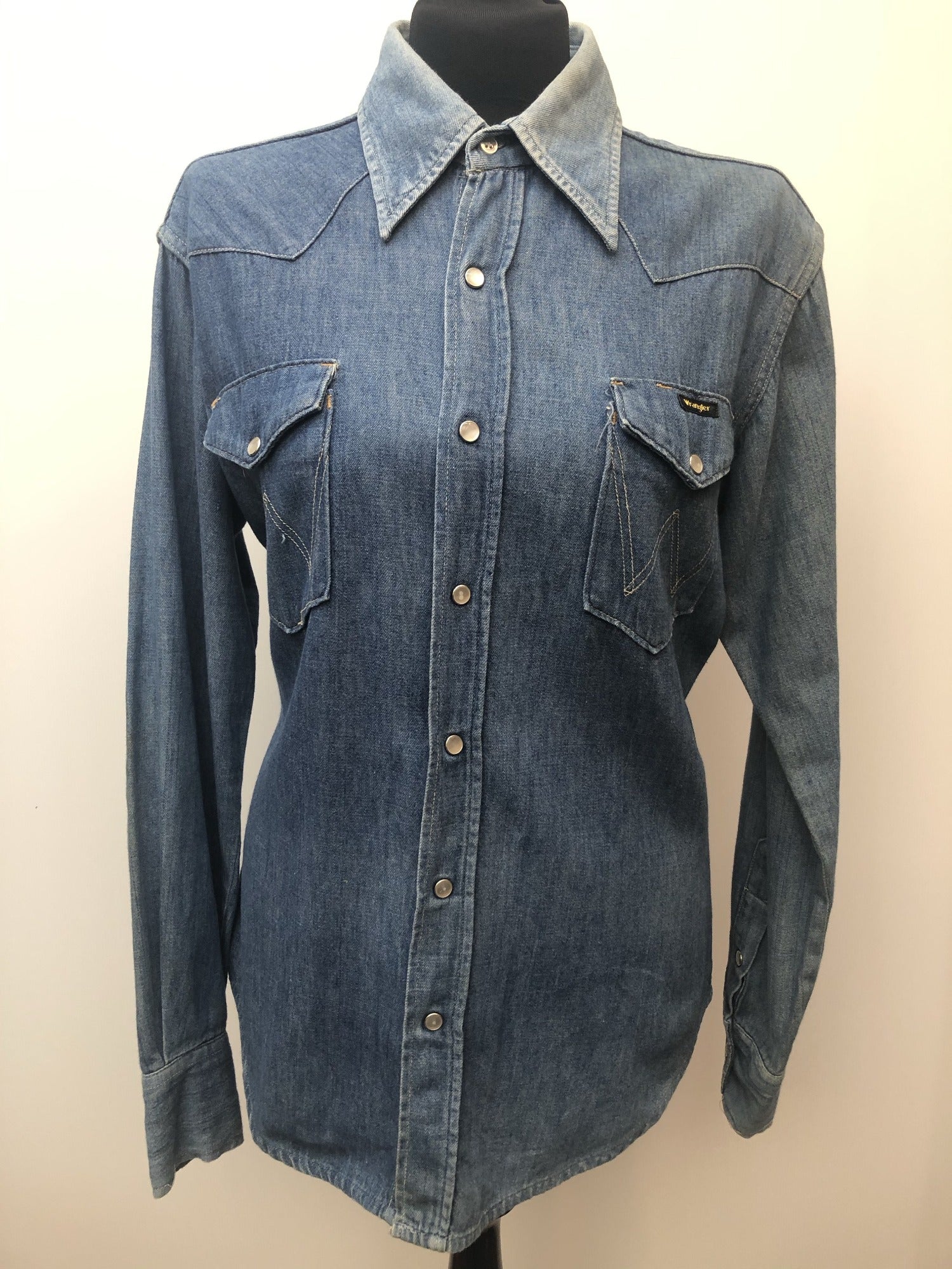1970s Wrangler Denim Shirt Jacket - Blue - Size 16 - Womens Vintage  Clothing - Urban Village – UrbanVillageVintage