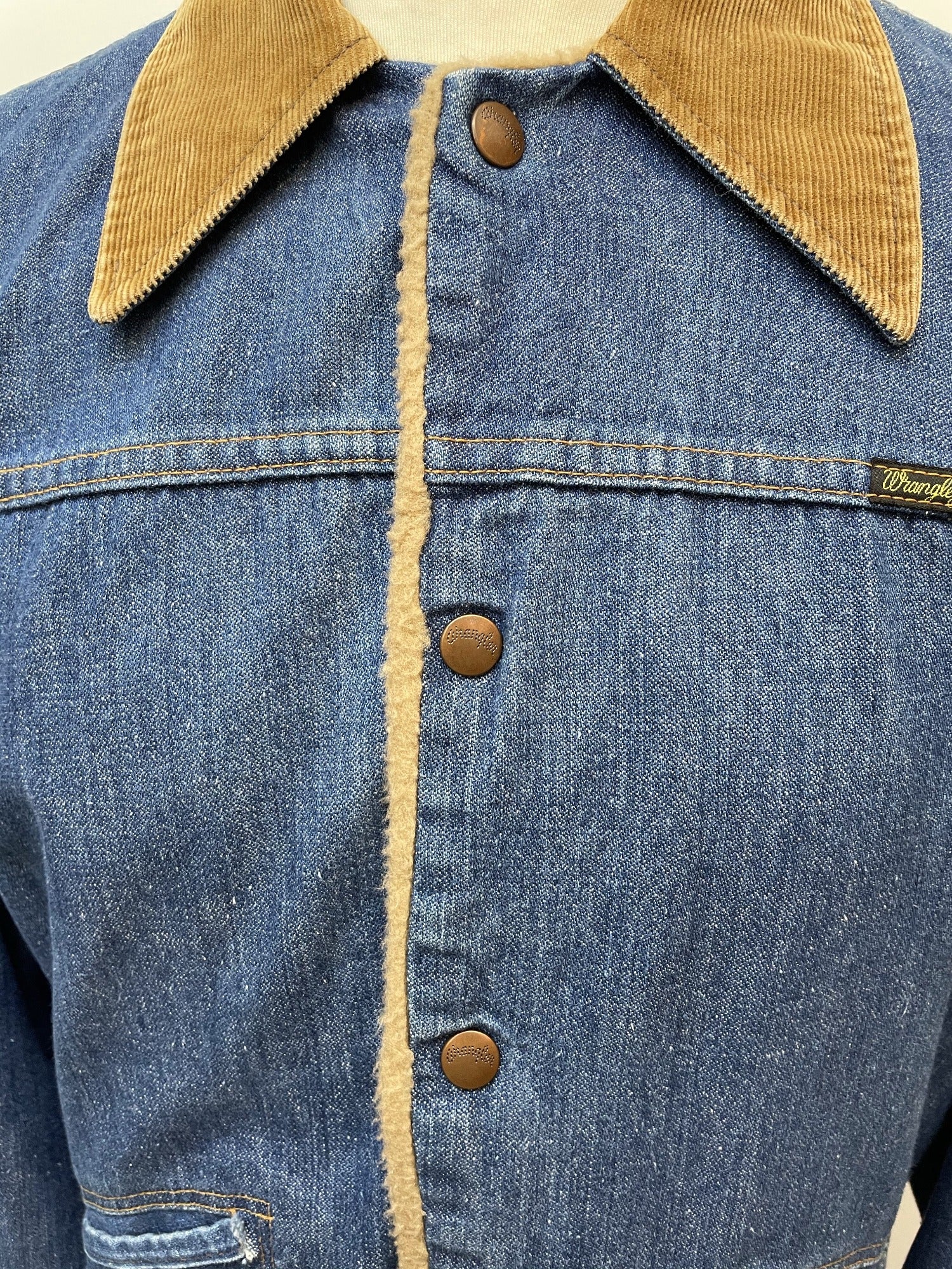 Wrangler Denim Jacket with Cord Collar - Size L - Mens Vintage Clothing -  Urban Village – UrbanVillageVintage