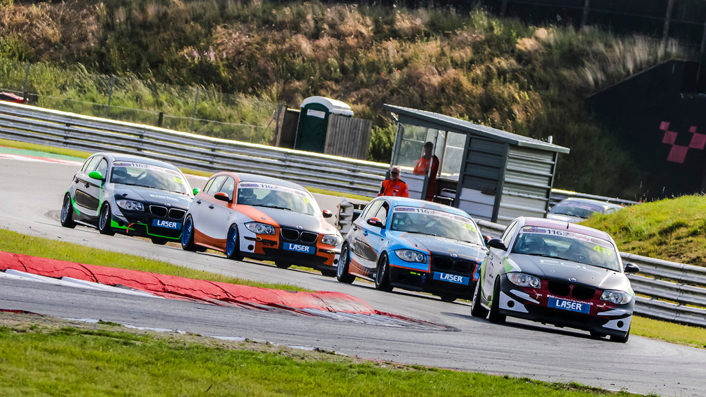 Tight racing in the BMW 116Throphy series @ Snetterton