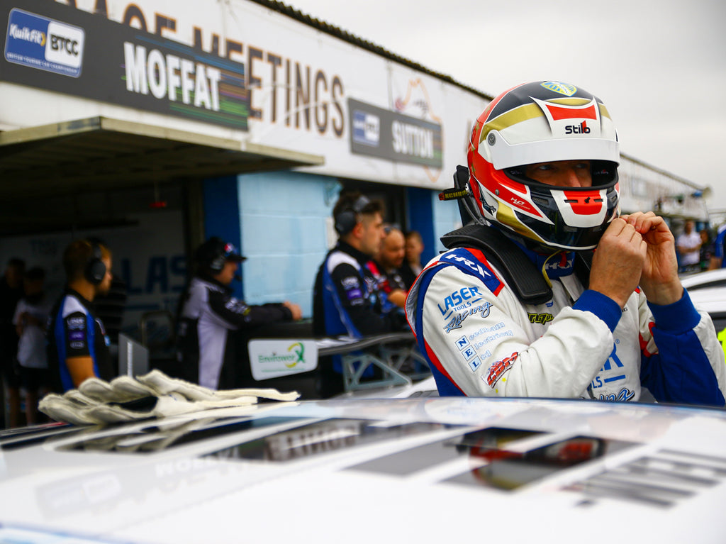 Carl Boardley getting ready to race @ Thruxton