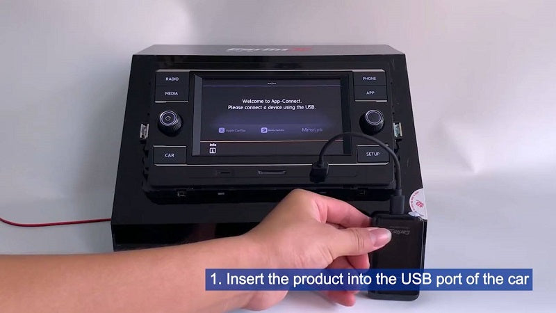 1.Insert the product into the USB port of the car.