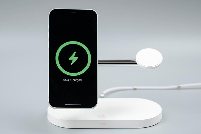 ZEERA 5-in-1 Fast Wireless Charging Stand with 15W MagSafe Charger for iPhone 12, AirPods & Apple Watch