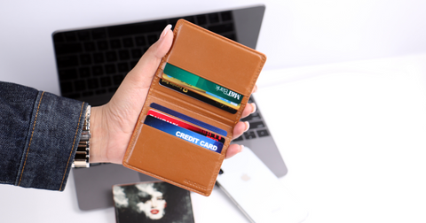 minimalist wallet with card holder